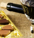 Wein und Schokolade daheim genießen