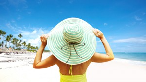 Besonders am Strand ist der Strohhut unverzichtbar