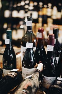 Wein stationär oder online kaufen?
